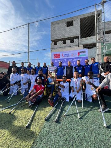 بالصور في غزة.. بطولة كرة قدم تعيد الأمل لذوي البتر