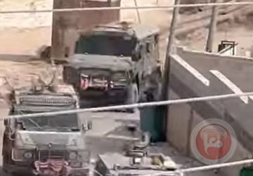 شاهد.. الاحتلال يحاصر منزلا ببلدة طمون جنوب طوباس شاهد.. الاحتلال يحاصر منزلا ببلدة طمون جنوب طوباس