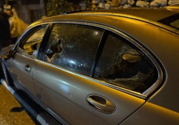 مستعمرون يقتحمون مدخل سنجل شمال رام الله ويحطمون ثلاث مركبات مستعمرون يقتحمون مدخل سنجل شمال رام الله ويحطمون ثلاث مركبات