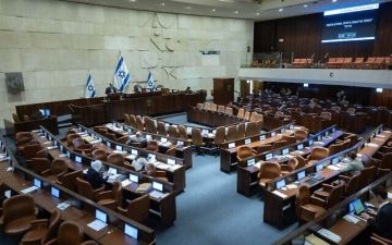 الكنيست تصادق على مشروع قانون إغلاق وسائل الإعلام الأجنبية