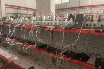 ثمن الشحن.. حين يصبح الهاتف عبئا في غزة