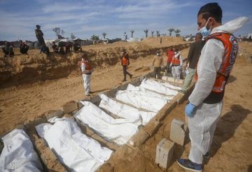 عشرات القتلى والمصابين في سلسلة غارات إسرائيلية على قطاع غزة