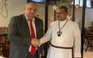 السفير الطري يطلع رئيس أساقفة الكنيسة الإنجيلكية في سريلانكا على آخر التطورات السياسية