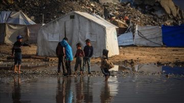 الدفاع المدني لـفلسطين أون لاين: المنخفض ينذر بكارثة والحل إدخال الكرفانات للنازحين الدفاع المدني لـفلسطين أون لاين: المنخفض ينذر بكارثة والحل إدخال الكرفانات للنازحين