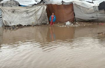 قطاع غزة يواجه كارثة جديدة بسبب المنخفض الجوي ومنع الإعمار قطاع غزة يواجه كارثة جديدة بسبب المنخفض الجوي ومنع الإعمار