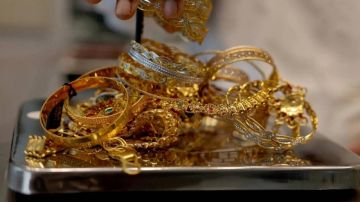 الذهب يخترق حاجز 4500 دولار ويسجل أعلى مستوى في تاريخه