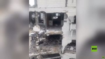 غزة.. انهيار منزل في حي النصر بعد أن عجزت جدرانه المتهالكة عن الصمود أمام العاصفة