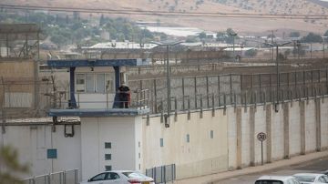 تقارير إسرائيلية: أسرى فلسطينيون حرموا من مياه الشرب في السجون كـعقاب جماعي خلال الحرب