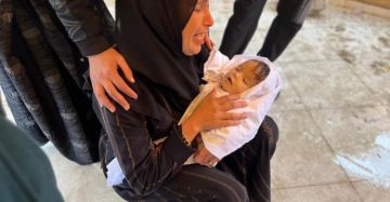 وفاة رضيعة نتيجة البرد في خان يونس و غرق آلاف خيام النازحين في القطاع وفاة رضيعة نتيجة البرد في خان يونس و غرق آلاف خيام النازحين في القطاع