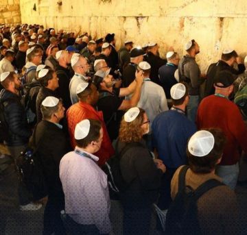 اقتحام ألف قس الأقصى.. تحرك منظم يرسخ استغلال الدين لتجميل سياسات الاحتلال