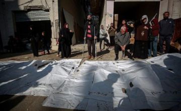 الدفاع المدني: انتشال جثامين 30 شهيدا من عائلة سالم غرب غزة