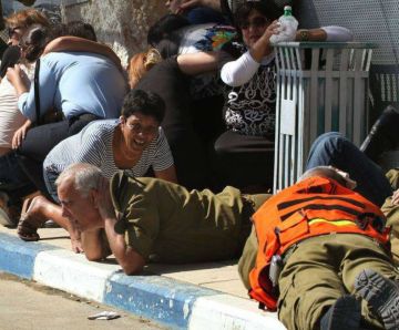 المستوطنون يراسلون كي مون: ارفع الحصار عن غزة قبل أن تضربنا صواريخها المستوطنون يراسلون كي مون: ارفع الحصار عن غزة قبل أن تضربنا صواريخها