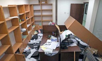 الاحتلال يغلق مقار لجان العمل الزراعي في البيرة والخليل