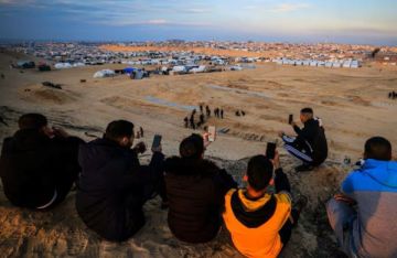 تقرير: إغراق غزة بعشرات الآلاف من هواتف آيفون 17 برو ماكس يثير الشكوك تقرير: إغراق غزة بعشرات الآلاف من هواتف آيفون 17 برو ماكس يثير الشكوك