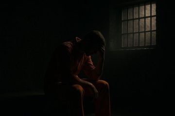 أسير يروي مشاهد الإعدام والاغتصاب داخل السجون الإسرائيلية أسير يروي مشاهد الإعدام والاغتصاب داخل السجون الإسرائيلية