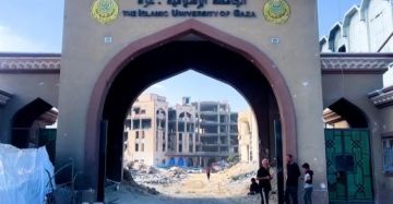 عودة الطلاب لمقاعدهم الدراسية تعيد نبض الحياة للجامعة الإسلامية بغزة عودة الطلاب لمقاعدهم الدراسية تعيد نبض الحياة للجامعة الإسلامية بغزة