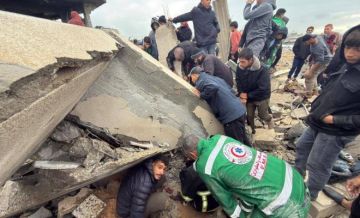 بينهم أطفال - 11 وفاة وانهيارات واسعة خلال المنخفض الجوي في قطاع غزة