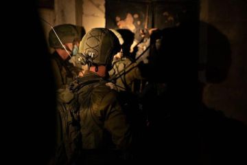 الاحتلال يغلق غرفة الأسير نظمي أبو بكر