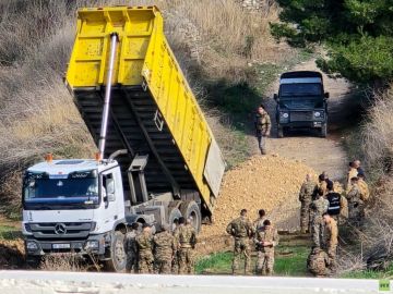 الجيش اللبناني يتسلم دفعة من سلاح حركة فتح في مخيم عين الحلوة