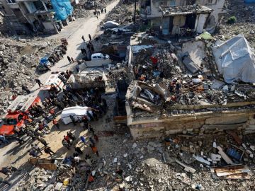  فصل جديد من الإبادة .. فصائل تحذر من قرار وقف عمل منظمات دولية وإغاثية في الضفة وغزة