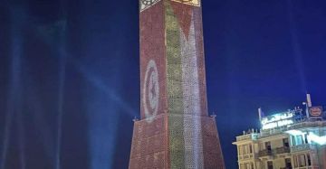 إضاءة برج الساعة في تونس بالعلم الفلسطيني إضاءة برج الساعة في تونس بالعلم الفلسطيني