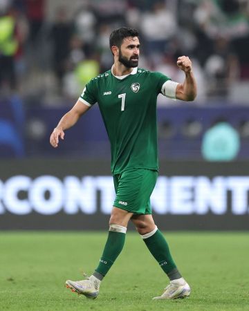 بسبب عمر خريبين.. دقيقة واحدة وحدت اللاعبين وأثارت الجدل في مباراة سوريا وفلسطين (فيديو) بسبب عمر خريبين.. دقيقة واحدة وحدت اللاعبين وأثارت الجدل في مباراة سوريا وفلسطين (فيديو)