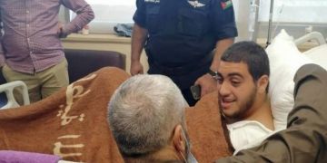 شاهد السلطات الأردنية تجمع فتى الزرقاء بوالده