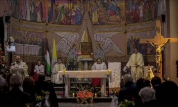 مسيحيو غزة يصلون للسلام بعد عامين من الحرب مسيحيو غزة يصلون للسلام بعد عامين من الحرب