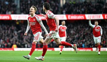 آرسنال يستعيد الصدارة سريعًا ويواصل مطاردة اللقب وسط ضغط من السيتي