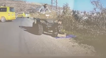 هل فعل ذلك عمدا؟.. فيديو صادم لجندي إسرائيلي يدهس فلسطينيا أثناء صلاته