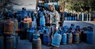 الإعلامي الحكومي يتحدث عن كميات غاز الطهي الواردة إلى قطاع غزة