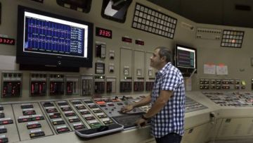 الاحتلال ينوي تقليص كمية الكهرباء للضفة وغزة خلال أسبوع