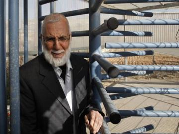 مؤسسات الأسرى: نقل النائب محمد أبو طير إلى سجن تحت الأرض قرار إعدام مؤسسات الأسرى: نقل النائب محمد أبو طير إلى سجن تحت الأرض قرار إعدام