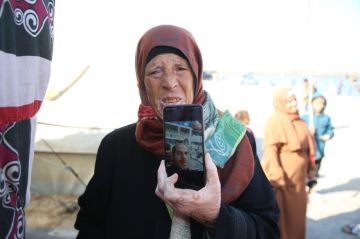 أم على حافة الانتظار.. انشراح مهرة تبحث عن ابنها وسط ركام الحرب