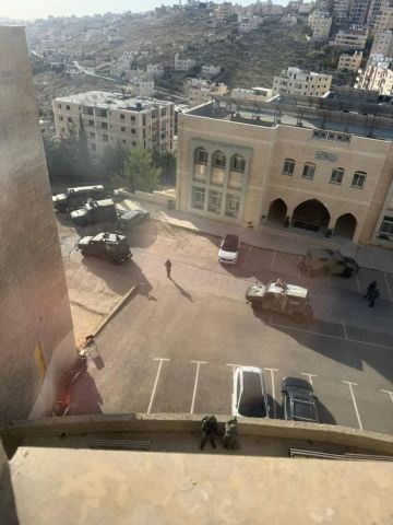 تصعيد في الضفة: اقتحام جامعتي القدس وبيرزيت ومداهمة بلدات واعتقالات