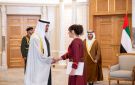السفيرة الرمحي تقدم أوراق اعتمادها إلى رئيس دولة الإمارات