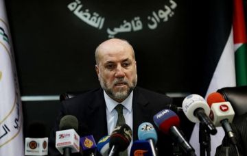 نشطاء يتداولون فضيحة جديدة لأحد أبناء محمود الهباش برام الله نشطاء يتداولون فضيحة جديدة لأحد أبناء محمود الهباش برام الله