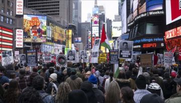 نيويورك.. مظاهرة طلابية تطالب بإطلاق سراح الناشط الفلسطيني محمود خليل