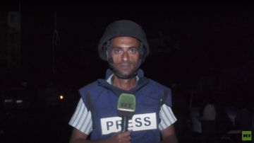 نجاة مراسل RT من غارة إسرائيلية استهدفت شقة في بناية سكنية بمدينة غزة (فيديوهات) نجاة مراسل RT من غارة إسرائيلية استهدفت شقة في بناية سكنية بمدينة غزة (فيديوهات)