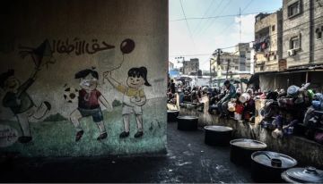 هآرتس: حكومة نتنياهو ترتكب جريمة بحق البشر بتجويع سكان غزة هآرتس: حكومة نتنياهو ترتكب جريمة بحق البشر بتجويع سكان غزة