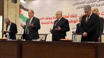 حماس: تعين الشيخ نائبا لعباس جاء بإملاءات خارجية وتكريسا للتفرد السياسي حماس: تعين الشيخ نائبا لعباس جاء بإملاءات خارجية وتكريسا للتفرد السياسي