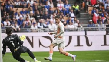 إنتر يواصل السقوط ويخسر أمام روما ويقرب نابولي من اللقب إنتر يواصل السقوط ويخسر أمام روما ويقرب نابولي من اللقب