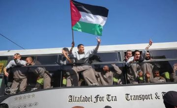 تركيا تستقبل 6 اسرى فلسطينيين من بينهم عميد الاسرى نائل البرغوثي تركيا تستقبل 6 اسرى فلسطينيين من بينهم عميد الاسرى نائل البرغوثي
