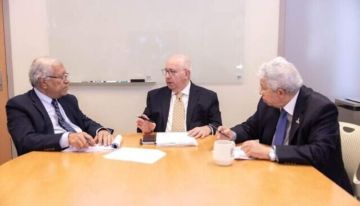 صحفية إسرائيلية تكشف عن خطة جديدة لـالتسوية بمبادرة ثلاثية صحفية إسرائيلية تكشف عن خطة جديدة لـالتسوية بمبادرة ثلاثية