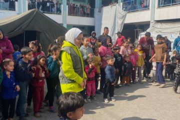 قنابل صحية موقوتة.. مراكز الإيواء في غزة تواجه خطر الانهيار الصحي