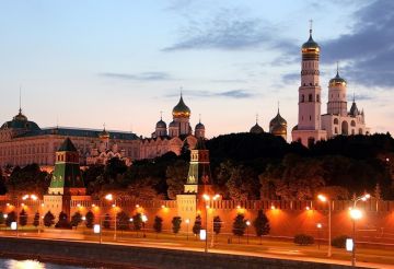 الكرملين: الرئيس بوتين وأمير قطر سيناقشان نزاع أوكرانيا والقضايا الإقليمية الكرملين: الرئيس بوتين وأمير قطر سيناقشان نزاع أوكرانيا والقضايا الإقليمية