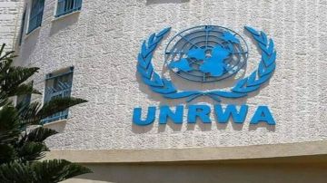 قوات الاحتلال تقتحم مدارس أونروا في القدس وتصدر إخطارات بإغلاقها