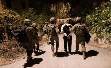الاحتلال يعتقل 21 مواطنا من الضفة الغربية فجر اليوم