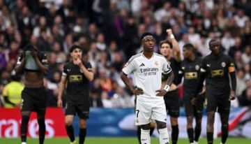 فالنسيا يهزم ريال مدريد ويقدم هدية لبرشلونة