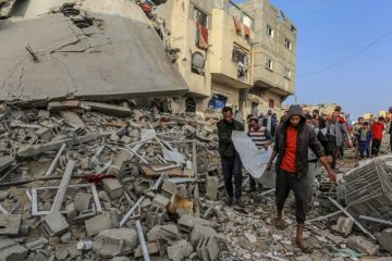 شهداء ومصابون إثر استهداف الاحتلال لمواطنين في مدينة غزة ودير البلح